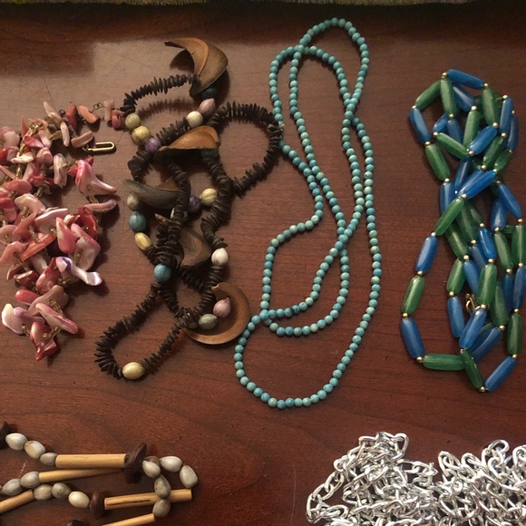 Costume long necklaces - Picture 2 of 3